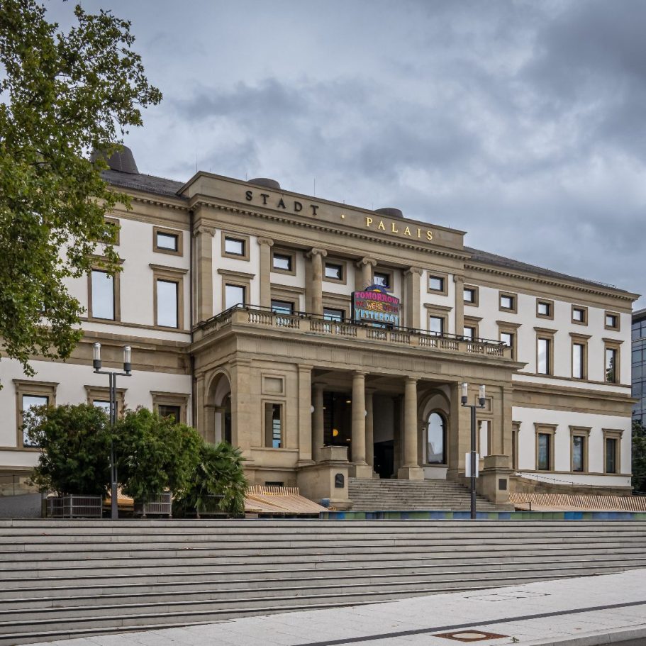 Wilhelmspalais Stuttgart Das Wilhelmspalais, heute bekannt als Stadt-Palais, ist Sitz des Stadtmuseums von Stuttgart.